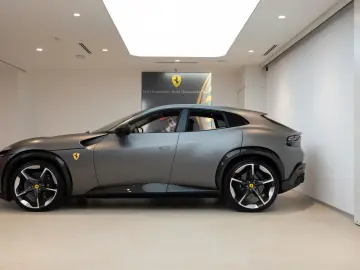 FERRARI Purosangue