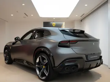 FERRARI Purosangue