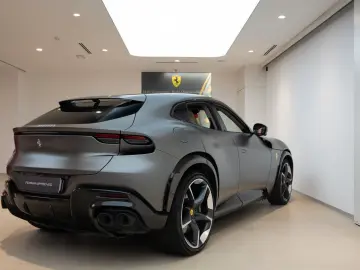 FERRARI Purosangue