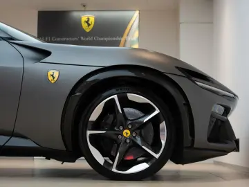 FERRARI Purosangue