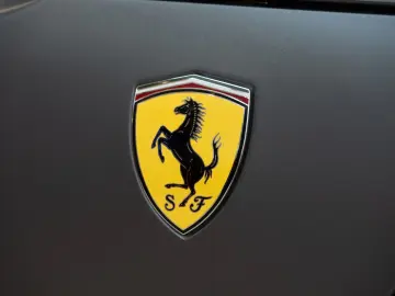 FERRARI Purosangue