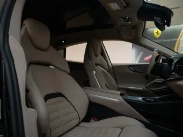 FERRARI Purosangue