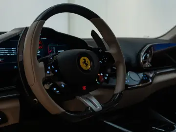 FERRARI Purosangue