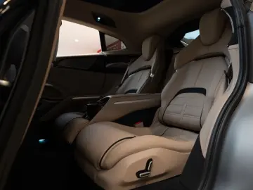 FERRARI Purosangue