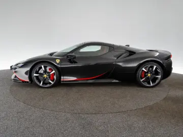 FERRARI SF90 Spider Atelier