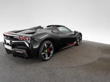 FERRARI SF90 Spider Atelier