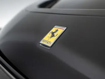 FERRARI SF90 Spider Atelier