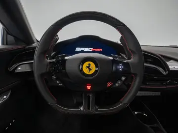 FERRARI SF90 Spider Atelier