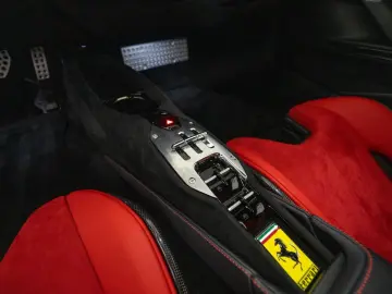 FERRARI SF90 Spider Atelier