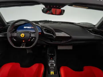 FERRARI SF90 Spider Atelier