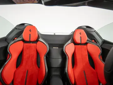 FERRARI SF90 Spider Atelier