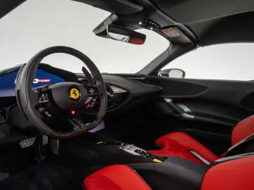 FERRARI SF90 Spider Atelier