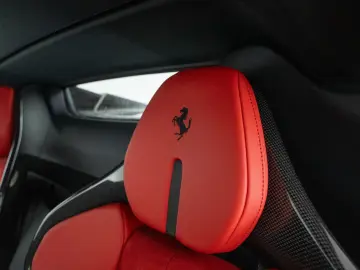 FERRARI SF90 Spider Atelier