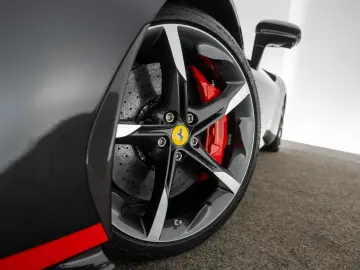 FERRARI SF90 Spider Atelier