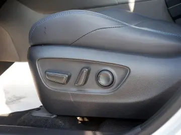 TOYOTA RAV 4 2.5 Hybrid Style Piele  Camera NAVI ACC LED