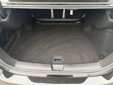 MERCEDES-BENZ E 450 d 4M Limousine BURM4D MBUX DISTR 360
