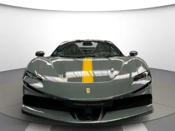 FERRARI SF90 Spider Assetto Fiorano Paket 2025