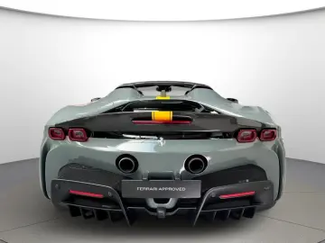 FERRARI SF90 Spider Assetto Fiorano Paket 2025