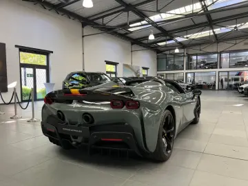 FERRARI SF90 Spider Assetto Fiorano Paket 2025