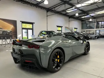 FERRARI SF90 Spider Assetto Fiorano Paket 2025