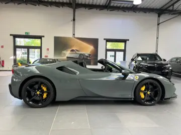 FERRARI SF90 Spider Assetto Fiorano Paket 2025