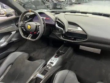 FERRARI SF90 Spider Assetto Fiorano Paket 2025