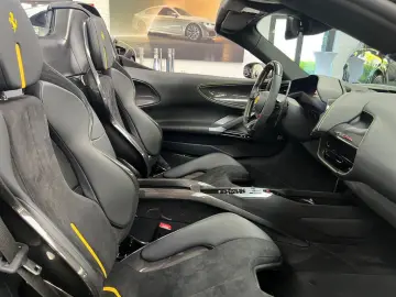 FERRARI SF90 Spider Assetto Fiorano Paket 2025