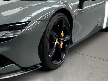 FERRARI SF90 Spider Assetto Fiorano Paket 2025