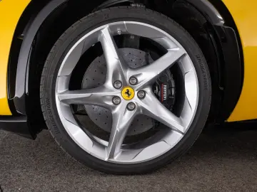 FERRARI Purosangue