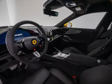 FERRARI Purosangue