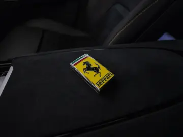 FERRARI Purosangue