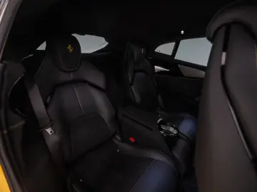 FERRARI Purosangue