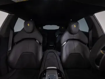 FERRARI Purosangue