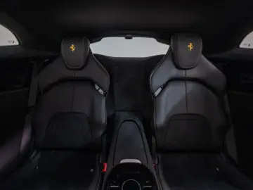 FERRARI Purosangue