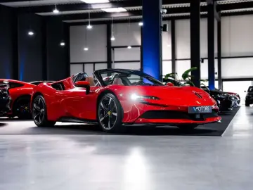 FERRARI SF90 Spider 4.0 V8 PHEV - Asseto Fiorano Pack -