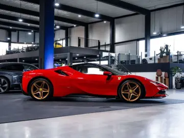FERRARI SF90 Spider 4.0 V8 PHEV - Asseto Fiorano Pack -