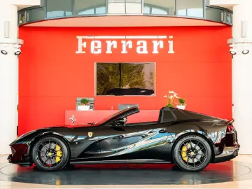 FERRARI 812 GTS Atelier Carbon-Exterior Racing-Sitze