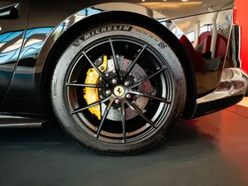 FERRARI 812 GTS Atelier Carbon-Exterior Racing-Sitze