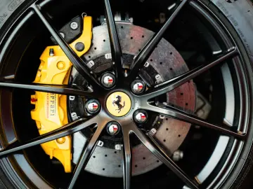 FERRARI 812 GTS Atelier Carbon-Exterior Racing-Sitze
