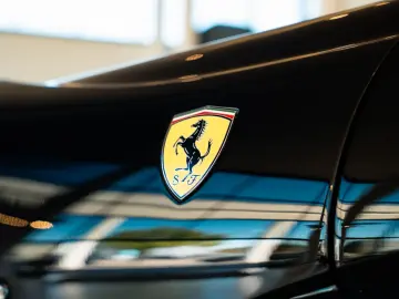 FERRARI 812 GTS Atelier Carbon-Exterior Racing-Sitze