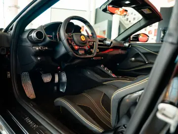 FERRARI 812 GTS Atelier Carbon-Exterior Racing-Sitze