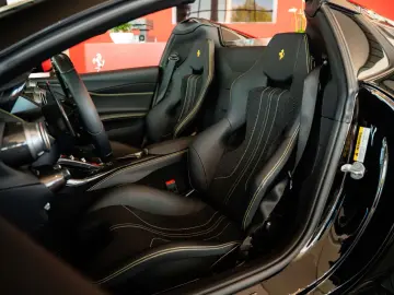 FERRARI 812 GTS Atelier Carbon-Exterior Racing-Sitze