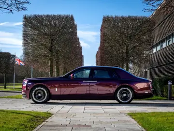 ROLLS ROYCE Phantom  PROVENANCE