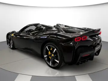 FERRARI SF90 Spider