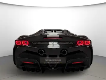 FERRARI SF90 Spider