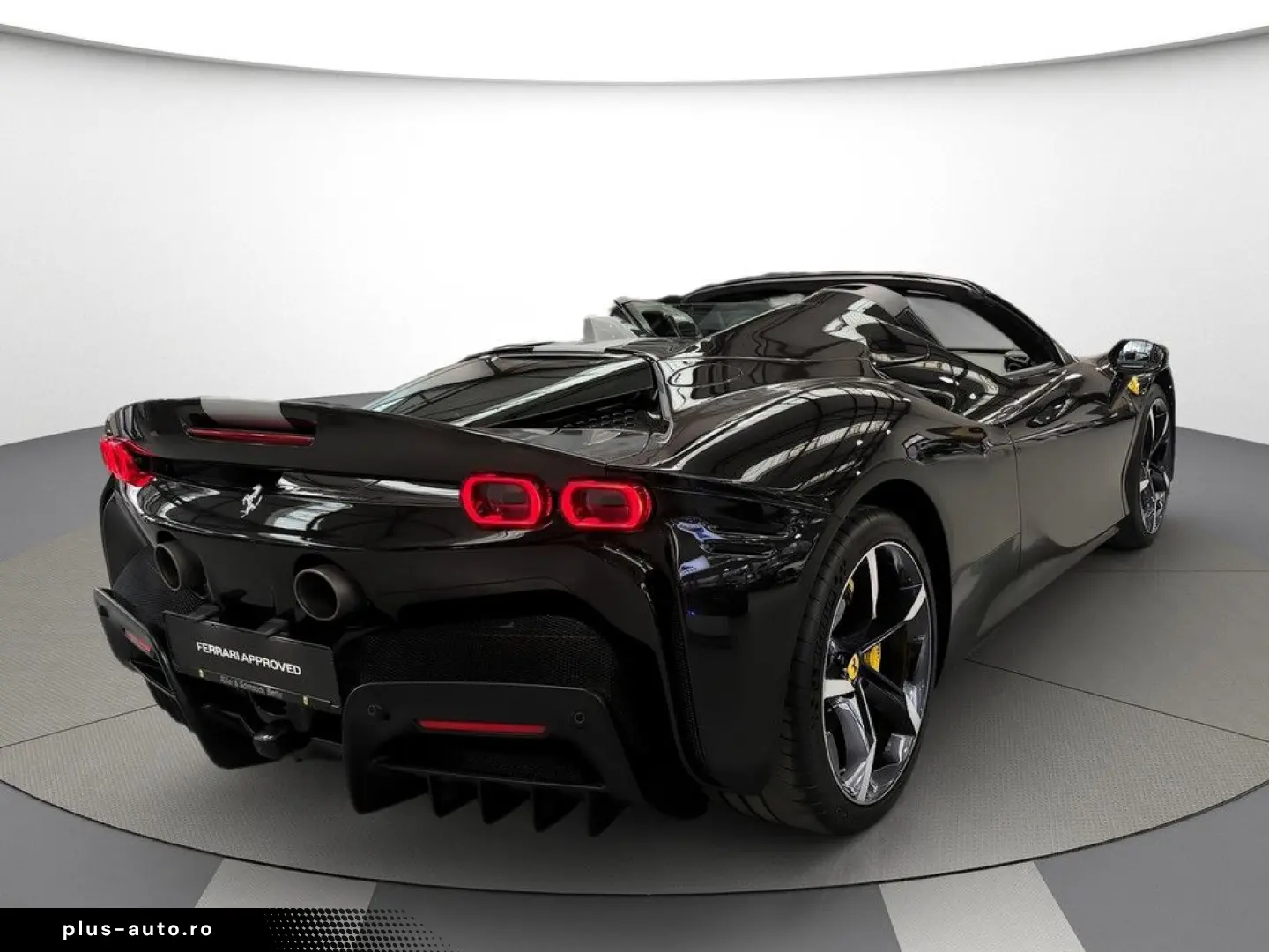FERRARI SF90 Spider