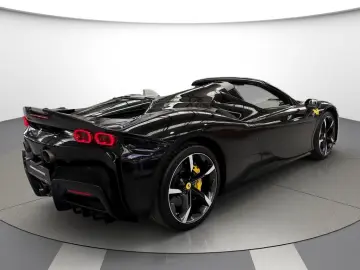 FERRARI SF90 Spider