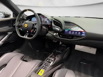 FERRARI SF90 Spider