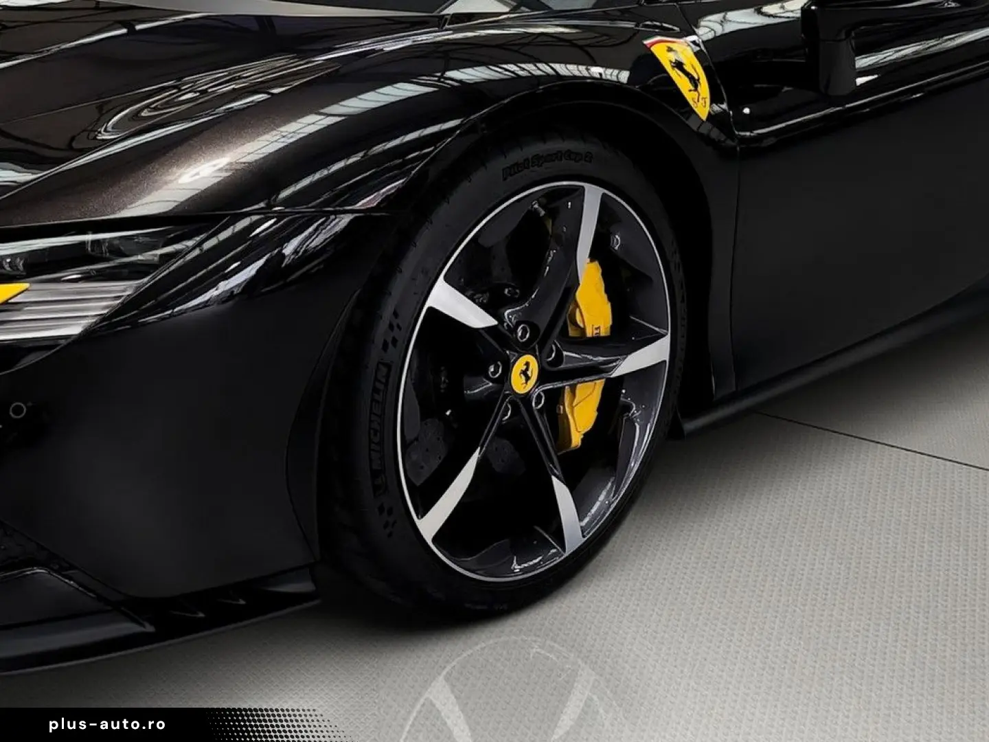 FERRARI SF90 Spider