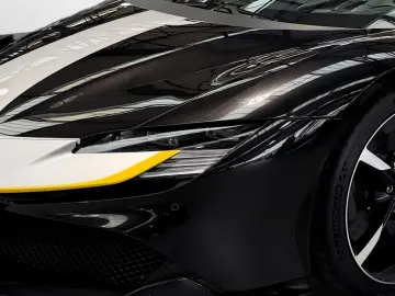 FERRARI SF90 Spider